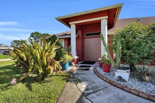 362 SW Paw Ct, Port Saint Lucie, FL 34953 - Photo 2