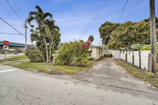 1412B NW 7th St, Pompano Beach, FL 33069 - Photo 8