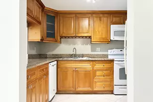 2306 S Cypress Bend Dr, Pompano Beach, FL 33069 - Photo 4