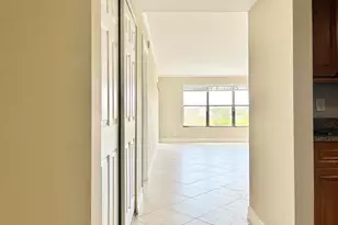 2306 S Cypress Bend Dr, Pompano Beach, FL 33069 - Photo 12