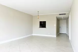 2306 S Cypress Bend Dr, Pompano Beach, FL 33069 - Photo 16
