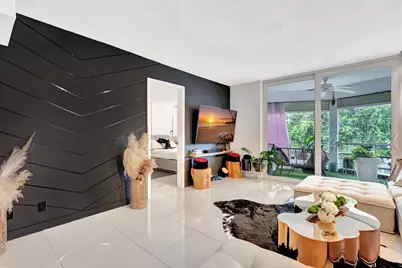 400 SE 10th Street #302, Deerfield Beach, FL 33441 - Photo 2
