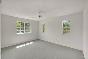 520 SW 111th Ave, Pembroke Pines, FL 33025 - Photo 10