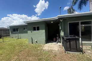 630 E Dayton Cir, Fort Lauderdale, FL 33312 - Photo 16