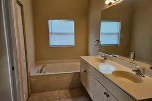 394 NW Breezy Point Loop, Port Saint Lucie, FL 34986 - Photo 4