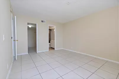 112 Lake Emerald Drive #209, Oakland Park, FL 33309 - Photo 20