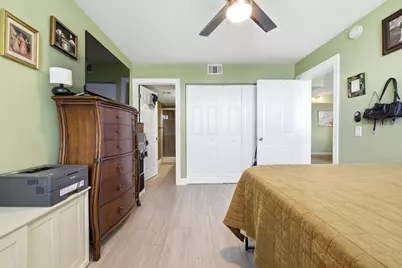 760 Executive Center Drive #24, West Palm Beach, FL 33401 - Photo 8