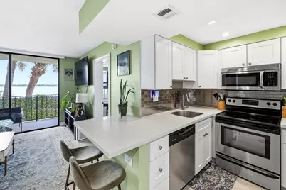 760 Executive Center Drive #24, West Palm Beach, FL 33401 - Photo 6