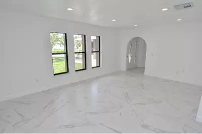 943 SE Browning Avenue, Port Saint Lucie, FL 34983 - Photo 8