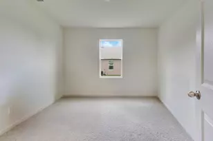643 NW Riverside Dr, Port Saint Lucie, FL 34983 - Photo 6
