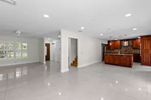 4610 Pine Tree Dr, Delray Beach, FL 33445 - Photo 4
