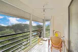 1200 St Charles Pl, Pembroke Pines, FL 33026 - Photo 8