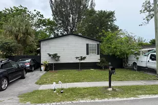 10548 SW Sandalfoot Blvd, Boca Raton, FL 33428 - Photo 6