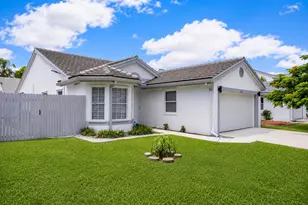 2974 Torrey Pine Ln, Lake Worth, FL 33462 - Photo 2