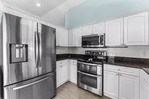 559 NW 38th Terrace, Deerfield Beach, FL 33442 - Photo 10