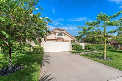 559 NW 38th Terrace, Deerfield Beach, FL 33442 - Photo 2