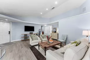 559 NW 38th Terrace, Deerfield Beach, FL 33442 - Photo 4