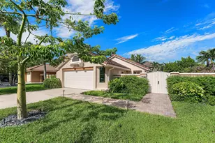 559 NW 38th Terrace, Deerfield Beach, FL 33442 - Photo 4