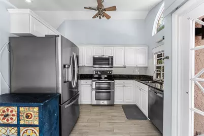 559 NW 38th Terrace, Deerfield Beach, FL 33442 - Photo 10