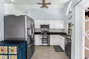 559 NW 38th Terrace, Deerfield Beach, FL 33442 - Photo 10