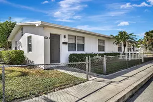 1001 S L St, Lake Worth Beach, FL 33460 - Photo 2