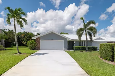 2918 SE Fairway W, Stuart, FL 34997 - Photo 2