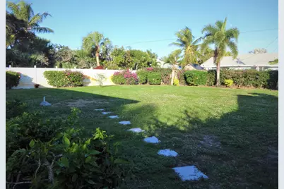 13868 Cocoanut Avenue, Juno Beach, FL 33408 - Photo 10