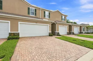953 Northeast Trailside Run, Port Saint Lucie, FL 34983 - Photo 2