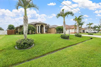 390 SW Jeanne Avenue, Port Saint Lucie, FL 34953 - Photo 2