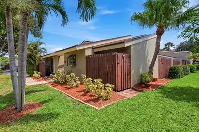 204 Meadows Drive, Boynton Beach, FL 33436 - Photo 30