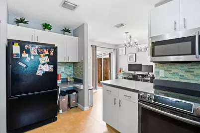 204 Meadows Drive, Boynton Beach, FL 33436 - Photo 12