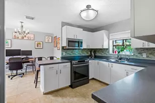 204 Meadows Dr, Boynton Beach, FL 33436 - Photo 10