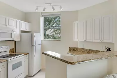 630 S Sapodilla Avenue S #411, West Palm Beach, FL 33401 - Photo 2