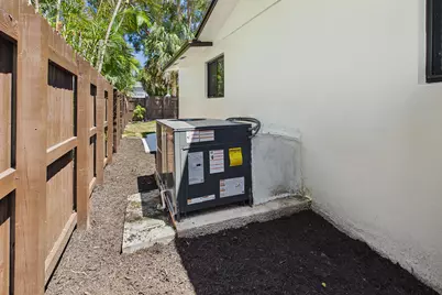 520 NW 43rd Avenue, Plantation, FL 33317 - Photo 22