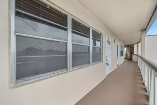 413 Southampton A, West Palm Beach, FL 33417 - Photo 18