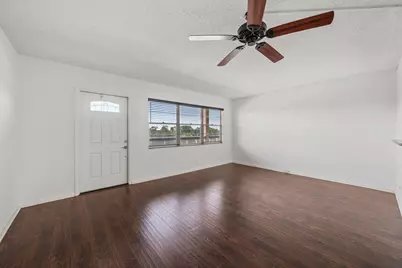 413 Southampton A, West Palm Beach, FL 33417 - Photo 4