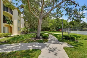400 Crestwood Ct N, Royal Palm Beach, FL 33411 - Photo 18
