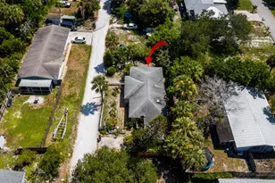 1076 NE Banyan Tree Dr, Jensen Beach, FL 34957 - Photo 22