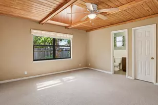 1076 NE Banyan Tree Dr, Jensen Beach, FL 34957 - Photo 10