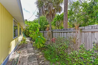 1076 NE Banyan Tree Drive, Jensen Beach, FL 34957 - Photo 16