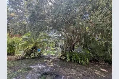 8835 104th Court, Vero Beach, FL 32967 - Photo 4