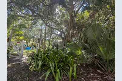 8835 104th Court, Vero Beach, FL 32967 - Photo 2