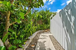 141 E Riverside Dr, Jupiter, FL 33469 - Photo 16