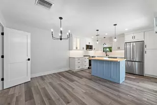 141 E Riverside Dr, Jupiter, FL 33469 - Photo 2