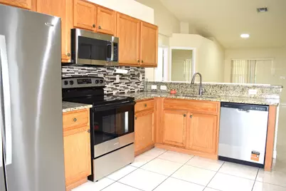 425 Perry Avenue, Greenacres, FL 33463 - Photo 4