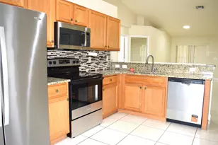 425 Perry Ave, Greenacres, FL 33463 - Photo 4