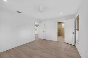 8816 SE Alabama Pl, Hobe Sound, FL 33455 - Photo 18