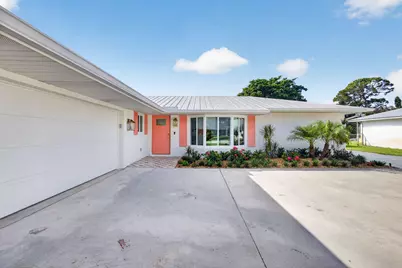 8816 SE Alabama Place, Hobe Sound, FL 33455 - Photo 2