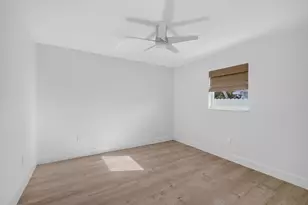 8816 SE Alabama Pl, Hobe Sound, FL 33455 - Photo 14