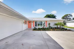 8816 SE Alabama Pl, Hobe Sound, FL 33455 - Photo 2